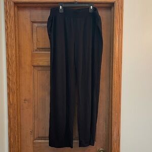 SOMA women’s black straight leg lounge pants